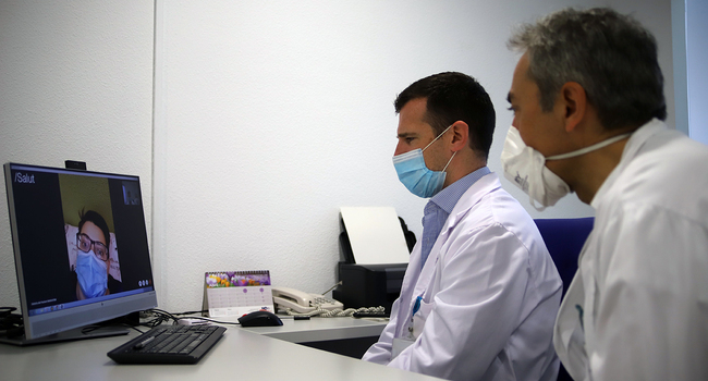 Gracias a Revita la paciente se va a casa el mismo día tras una operación de reducción de estómago.